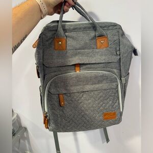 NWOT BabbleRoo Diaper bag backpack‎ in grey